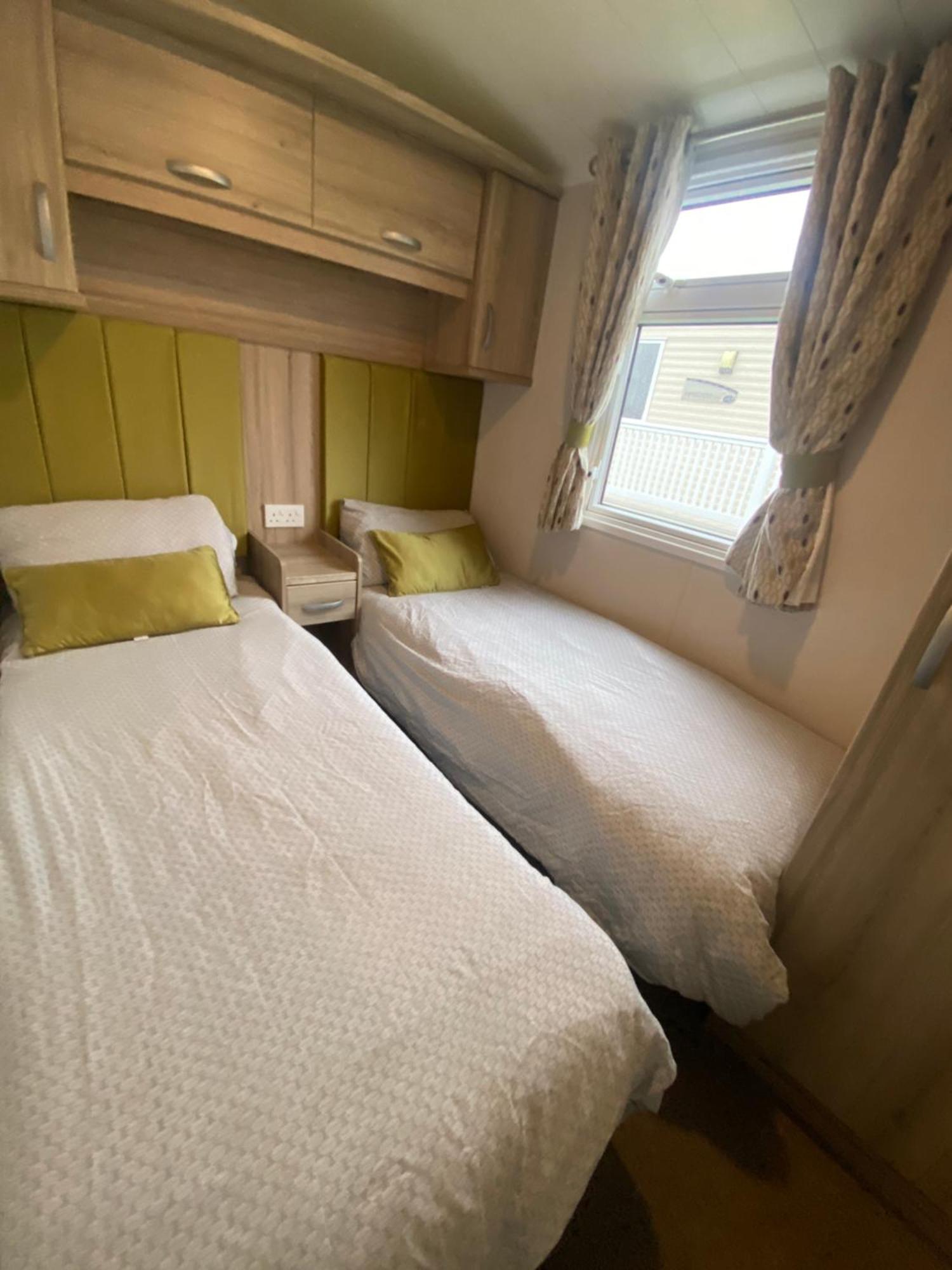 Sunflower 62 Braunton Ashford (Devon)